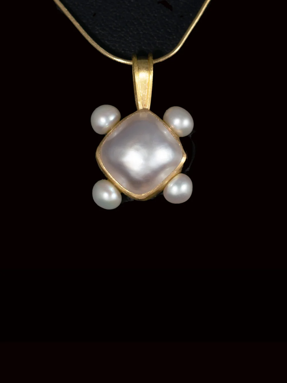 Cushion Pearl Pendant 