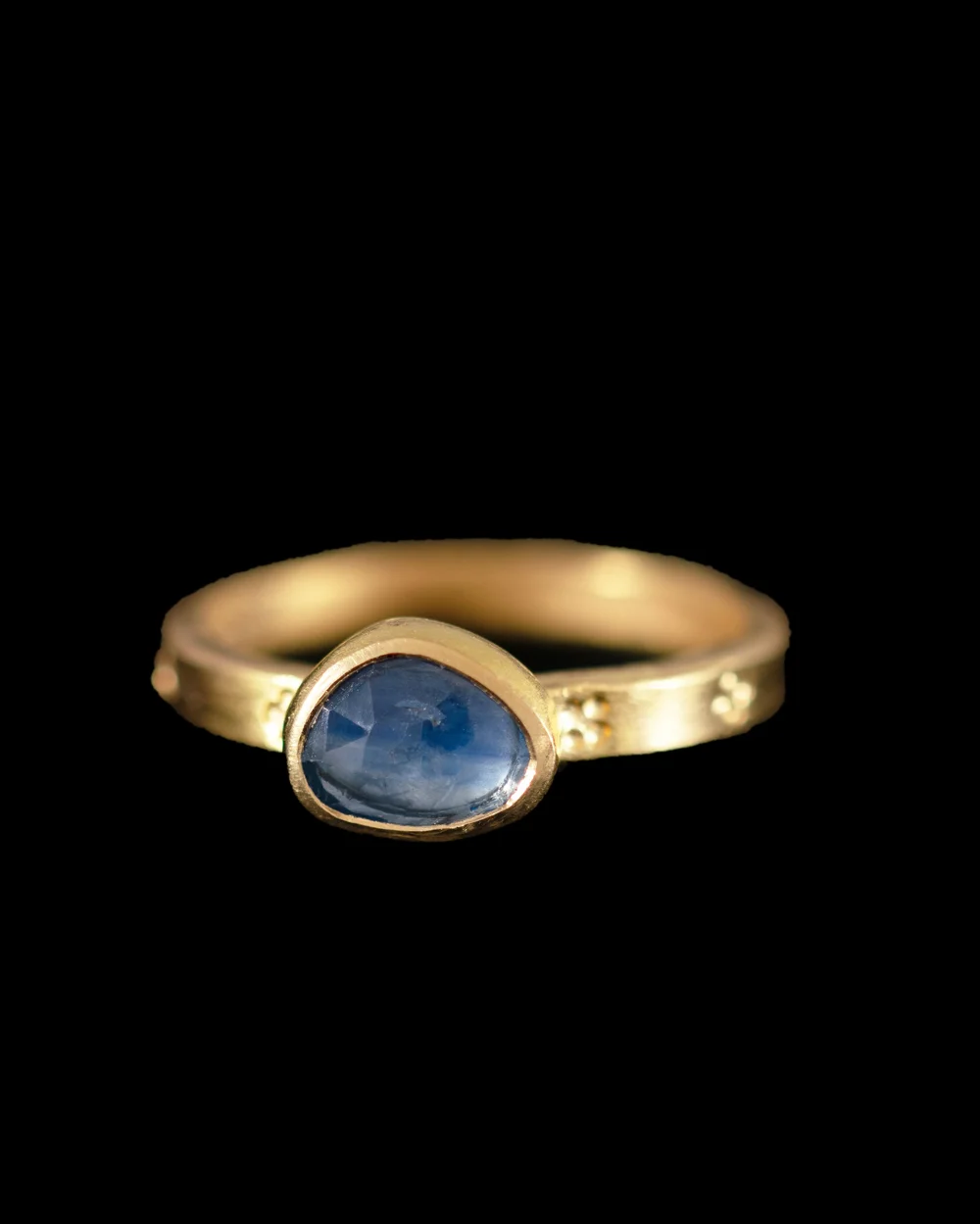Blue Sapphire & 22ct Gold Ring